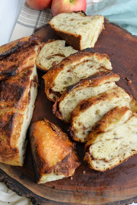 Apple Cinnamon Sourdough Bread - Amy Bakes Bread Cornbread Sourdough, Cinnamon Sourdough Bread, Sourdough Art, Cinnamon Sourdough, Sourdough Desserts, Baked Appetizers, Apple Cinnamon Bread, Sourdough Starter Discard Recipe, Discard Recipes