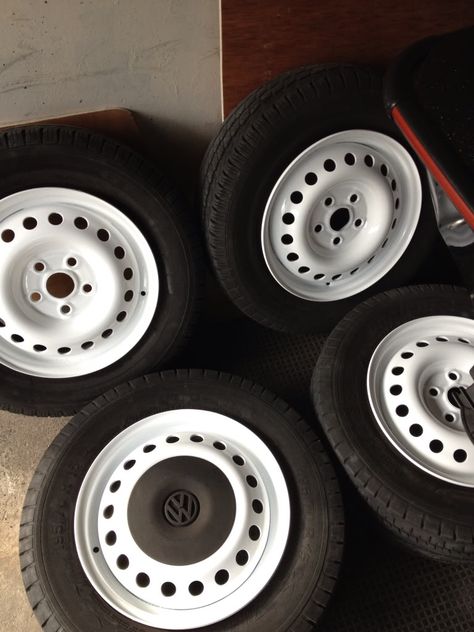 T4 steels in white - VW T4 Forum - VW T5 Forum Vw T4 Wheels, Vw Transporter Van, Volkswagen T4, Transporter Van, Car Rims, Vw Mk1, Rat Bike, Ford Ka, Golf 4