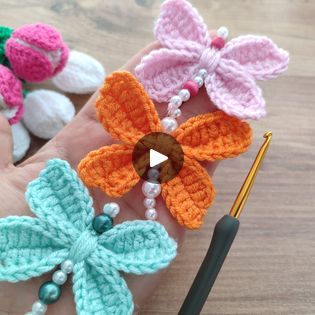 Butterfly Keychain Crochet, Crochet Amigurumi Free Pattern, Butterfly Amigurumi, How To Make Butterfly, Crazy Crochet, Crochet Butterfly Pattern, Keychain Making, Free Pattern Crochet, Applique Tutorial