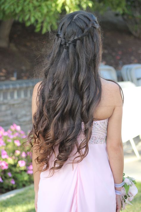 Braid In The Back Of Head, Waterfall Braid Brown Hair, Curly Hair With A Braid On The Side, Simple Hairstyle With Curls, Braids On Side Of Head With Curls, Hair Styles With Braids And Curls, Wavy Hair With Braids On The Side, Half Up Half Down Waterfall Braid, Braid On Side Of Head With Curls