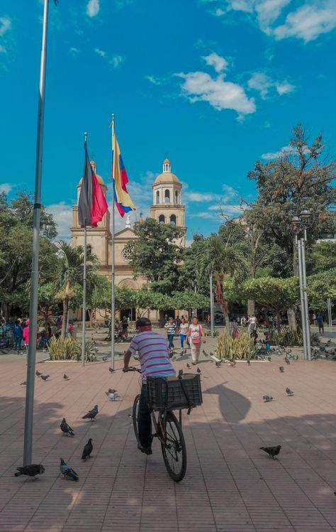 Cúcuta, Colombia Night Park, Board Inspiration, Vision Board Inspiration, Park Photos, Central America, Columbia, Vision Board, Floating, Travel