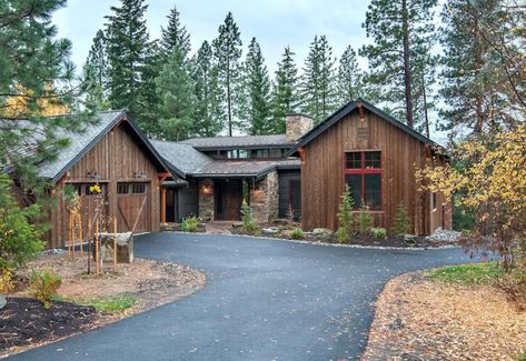 Scandinavian Cabin Exterior, Scandinavian House Exterior, Scandinavian Exterior, Scandinavian Cabin, Scandinavian House, Rustic Exterior, Cabin Exterior, Luxury Getaway, House Design Photos