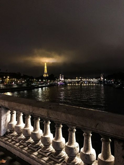 Pairs At Night, Paris Vibes Night, Romantic Places Night, Paris Night Out, Night Paris Aesthetic, Paris Night Aesthetic, Paris Aesthetic Night, Europe Night, Paris Vibe