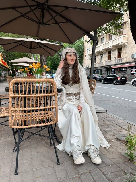 Армения Armenia Красота Armenian girl taraz national Armenian Clothes, Armenian Fashion, Armenian Aesthetic, Armenian Clothing, Armenian Culture, Woman Suit, Woman Suit Fashion, World Cultures, Armenia