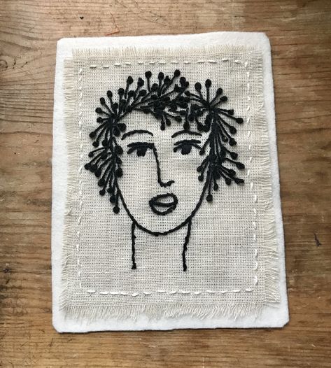 Embroidered face on linen aida cloth Claudia Moodyjones Free Motion Embroidery Applique, Textile Art Embroidery, Sewing Machine Basics, Embroidery Cards, American School, Aida Cloth, Embroidered Face, Free Motion Embroidery, Slow Stitching