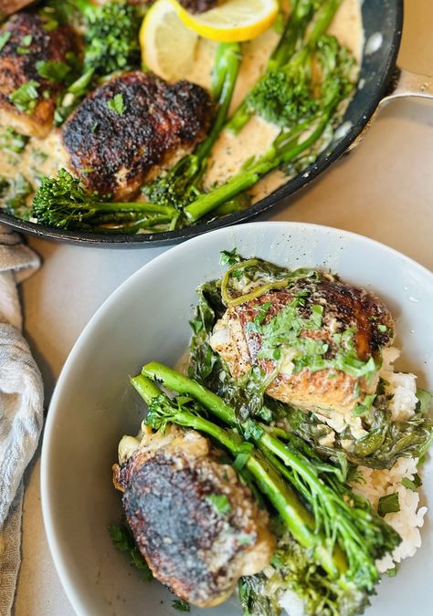 One Pan Lemon Chicken with Spinach & Broccolini: A perfect weeknight meal — Christie's lovestory Chicken And Broccolini, Recipes With Broccolini, Chicken Lemon Spinach, Broccolini And Chicken, Broccolini Dinner Recipes, Chicken Broccolini Recipe, Lemon Broccolini, Broccolini Recipe, Creamy Lemon Chicken