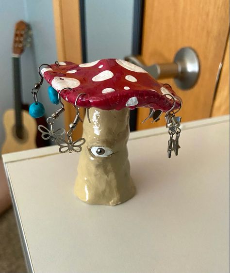 mushroom Weird Air Dry Clay Ideas, Tiny Air Dry Clay Ideas, Clay Crafts Earring Holder, Air Dry Clay Earring Holder, Air Dye Clay Ideas, Air Dry Clay Sealer, Air Dry Clay Trinkets, Air Dry Clay Ideas Sculpture, Clay Mushroom Jewelry Holder