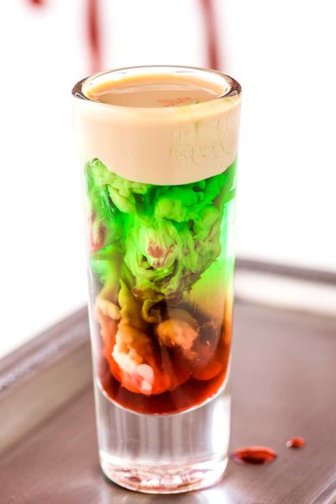 Zombie Brain Shot, Brain Shot, Alcohol Shots, Zombie Brain, Halloween Shots, Zombie Brains, Creepy Halloween Food, Halloween Party Drinks, Halloween Drinks Alcohol