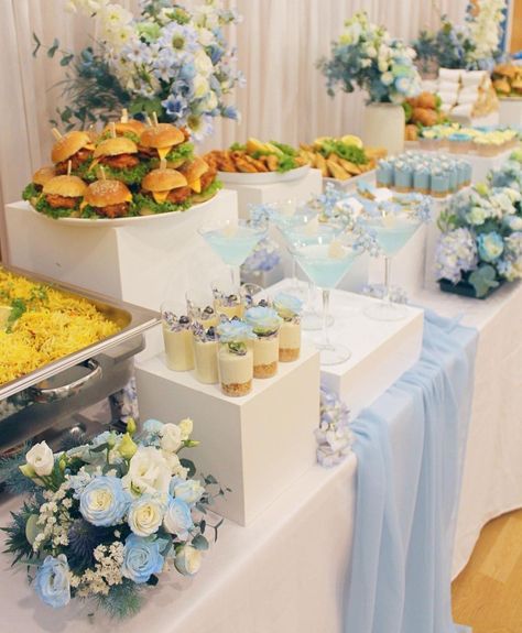 White Boxes Food Display, Blue Brunch Food, Buffet Table Set Up, Brunch Setup Ideas, Diy Food Display, Wedding Reception Dessert Table, Blue Buffet, Baby Shower Buffet, Food Tables