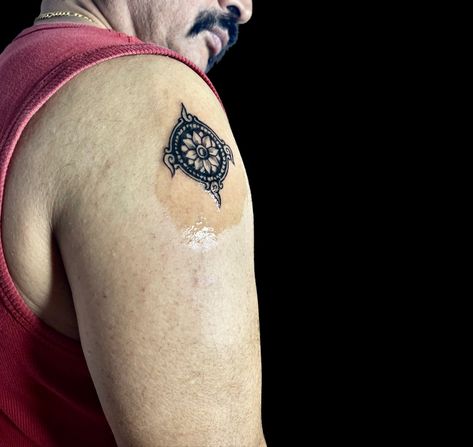 Chakra tattoo Vishnu Chakra Tattoo, Lord Vishnu Tattoo, Sudarshan Chakra Tattoo, Vishnu Tattoo, Vishnu Chakra, Sudarshan Chakra, Hindu Tattoos, Chakra Tattoo, Band Tattoo Designs