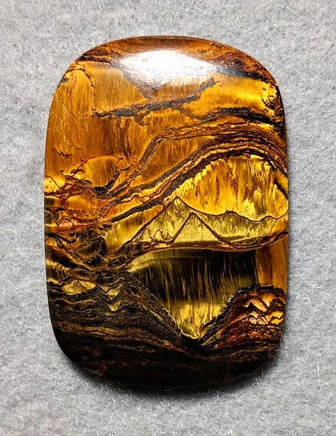 Tigereye Stone, Tigers Eye Crystal, Black Pinterest, Rocks And Fossils, Geology Rocks, Tattoos Outdoors, Rock Minerals, Outdoors Quotes, Pretty Rocks