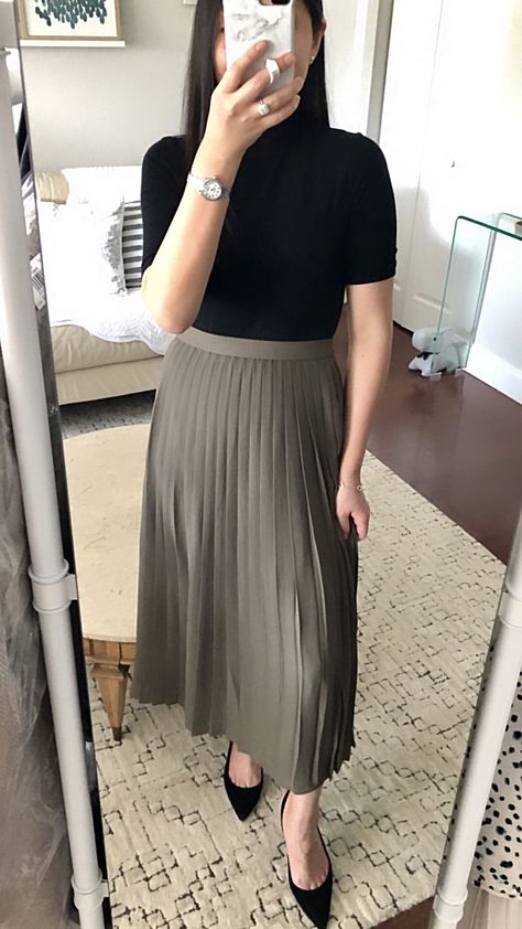 Uniqlo Chiffon Pleated Long Skirt in olive, size S Long Skirt For Work, Pleated Skirts Long, Uniqlo Pleated Skirt, Chiffon Pleated Dress, Olive Pleated Skirt Outfit, Long Pleated Skirt Outfit Formal, Formal Long Skirt Outfit, Pleated Long Skirt Outfit Classy, Long Skirt Formal Outfit