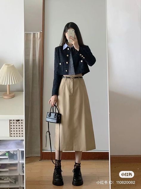 Korean Professional Outfits, Korean Long Skirt Outfits, Japanese Office Outfits Women, Kpop Airport Fashion Women, Korean Hijab Outfit, Style For Hijab, Medium Hair Korean, Korean Hairstyle Medium, Formal Skirt Outfit