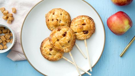 Lattice Apple Pie, Apple Pie Cups, Apple Pie Pops, Apple Pie Lattice, Lattice Pastry, Pie Cups, Apple Cake Pops, Caramel Apple Cake, Pie Pops