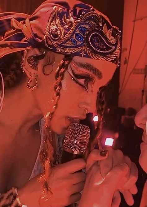 ً on Twitter: "fka twigs… " Look Gatsby, Fka Twigs, I'm With The Band, Editorial Makeup, Pretty Makeup, Artistry Makeup, Aesthetic Makeup, Looks Vintage, Face Art