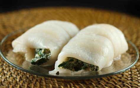 whether you use fluke or flounder you're going to love this delicious Flounder stuffed with spinach and cheese then baked in a mornay sauce. Simply delicious! Flounder Florentine Recipe, Flounder Florentine, Stuffed Flounder, Florentine Recipe, Low Carb Paleo Recipes, Mornay Sauce, Fancy Dinner Party, Spinach And Cheese, Low Carb Paleo