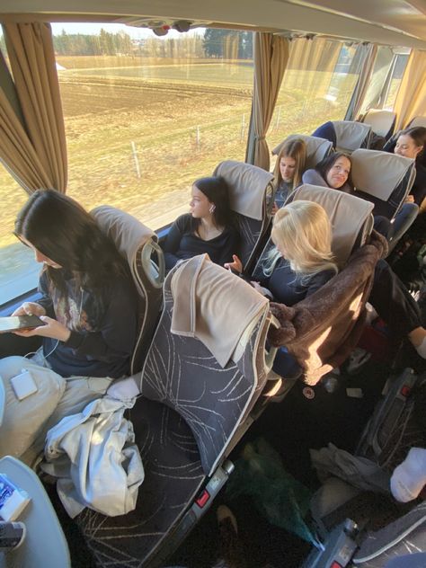 School Trips, Class Trip Aesthetic, School Trips Aesthetic, School Trip Aesthetic, School Bus Ride Aesthetic, School Trip Aesthetic Bus, Boarding School Life, French Trip, I Need Friends