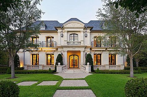 Modern Victorian Homes, French Mansion, French Inspired Home, Chateau Style, French Style Homes, Rich Home, Casas Coloniales, Victorian Mansions, Modern Victorian