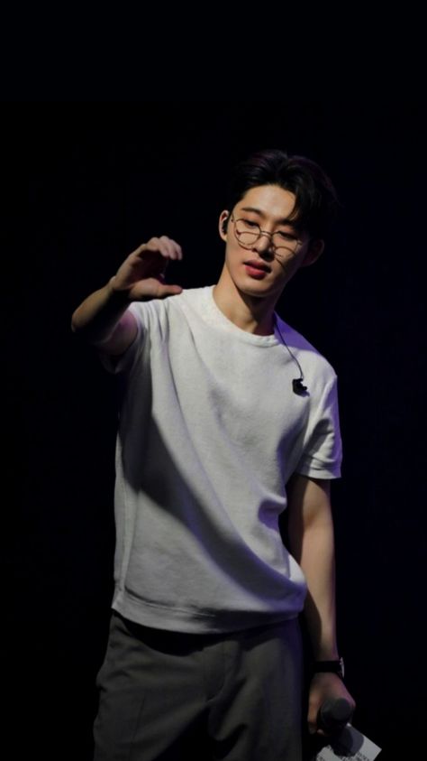 Kim Hanbin Concert, B.i Hanbin, Kim Hanbin Boyfriend Material, Kim Han Bin, Hanbin Ikon, Ikon Songs, Kim Hanbin Ikon, B.i Ikon, Best Friend Quotes For Guys