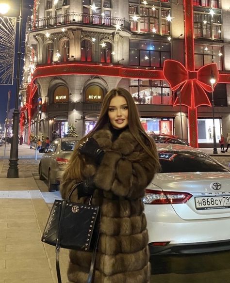 Slavic Fur Coat, Russian Fur Coats, Russian Womens Fashion, Fur Coats Aesthetic, Russian Woman Style, Russian Winter Fashion, Russian Woman Aesthetic, Russian Winter Outfit, Russian Style Fashion