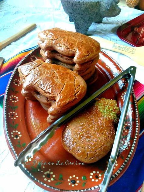 Mexican Gingerbread Pigs, Maranitos Recipe, Marranitos Recipe, What To Bake, Mexican Sweets, Mexican Cookies, Mexican Pastries, Mexican Desserts, Mexican Sweet Breads