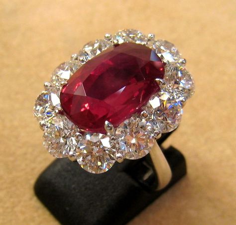 Awesome diamond and ruby ring. Perfect Christmas gift for your dear one. Antique Ruby Ring, Ruby Ring Vintage, Ruby Diamond Ring, Ruby Diamond Rings, Rings Vintage, Ruby Jewelry, Fabulous Jewelry, Halo Diamond Ring, Ruby Diamond