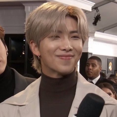 sam☽⁷₁₁₁ 🏹 on Twitter: "y’all ever think about joon’s mullet days and just start cryin https://t.co/G6n2gaB6hu" / Twitter Bts Rap Monster, Bts Members, Rap Monster, Foto Bts, Bts Photo, Bts Pictures, Kim Seokjin, Kim Namjoon, Min Yoongi