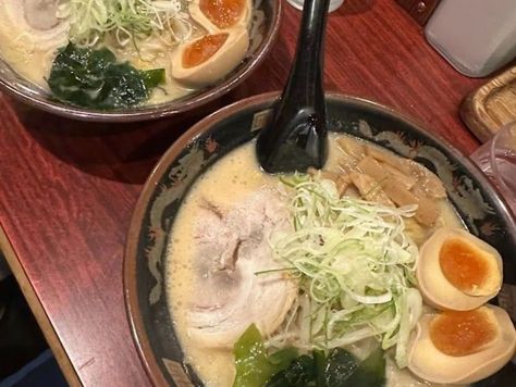 👀🤳 Japan Ramen Restaurant, Japan Restaurant Aesthetic, Japan Aesthetic Food, Ramen Aesthetics, Tokyo Japan Food, Japan Tokyo Aesthetic, Ramen In Japan, Tokyo Street Food, Ramen Aesthetic