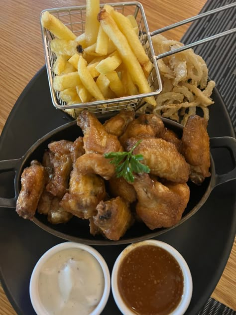 Lunch Aesthetic Restaurant Friends, Lunch Aesthetic Restaurant, South African Aesthetic, Chicken Wings Fried, Consent Letter, Wings Fried, Lunch Aesthetic, Restaurant Meals, African Aesthetic