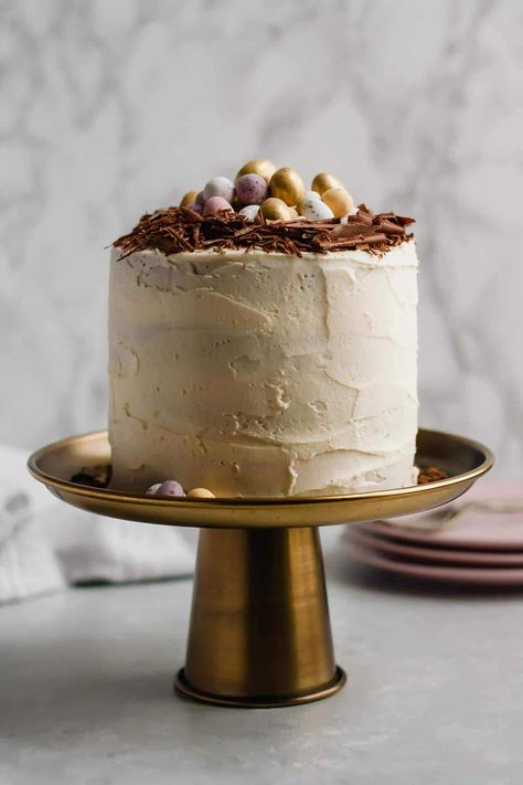 Mini Egg Recipes, Easter Nest Cake, Nest Cake, Malteser Cake, Simnel Cake, Maltese Recipes, Easter Cake Recipes, Brown Butter Frosting, Cake Photoshoot