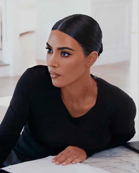 Kylie Jenner Black, Kim Kardashian Makeup, Kim Kardashian Hair, Estilo Kardashian, K Style, Bandage Dresses, Kim Kardashian Style, Kardashian Kollection, Kardashian Style