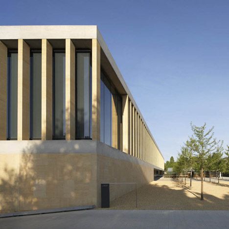 Sainsbury Laboratory by Stanton Williams Stanton Williams, Laboratory Design, Science Park, British Architecture, Glass Curtain Wall, Barn Renovation, Stirling, Structural Engineering, Residential Building