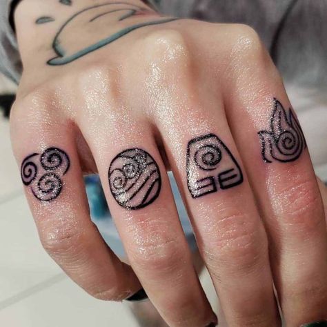 avatar tattoos aribender elements on fingers Element Tattoo, Atla Tattoo, Avatar Tattoo, Tattoo Diy, Elements Tattoo, Inspiration Tattoos, Tatuaje A Color, Hand Tattoos For Guys, Small Tattoo