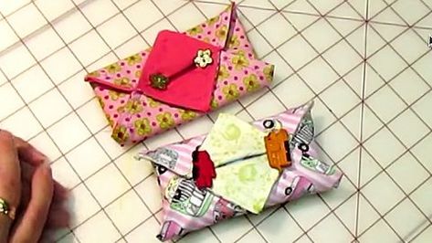 DIY Fabric Tissue Holders | DIY Joy Projects and Crafts Ideas Tissue Holders For Purse, Kleenex Holder For Purse, Tissue Holder Ideas, Pocket Tissue Case, Kleenex Holder, Pocket Tissue Holder, Debbie Shore, Diy Joy, Pocket Tissue