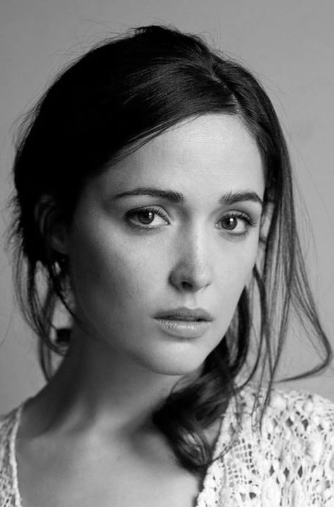 Rose Byrne just dropped a major truth bomb about sexism in Hollywood … Rose Byrne Troy, Mary Rose Byrne, Rose Byrne, Celebrity Wallpapers, Marie Antoinette, Beauty Inspiration, Celebrities Female, Madonna, Hd Wallpaper