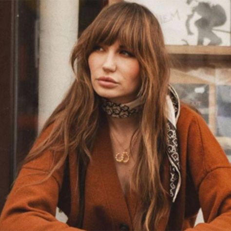 70s Curtain Fringes Are Huge, Here's All The Inspo You Need | Glamour UK French Shag, Color Palette Romantic, French Fringe, 70’s Hair, Hairstyles Fringe, Long Fringe Hairstyles, Fringe Styles, A Little Bit Dramatic, Hair 2025