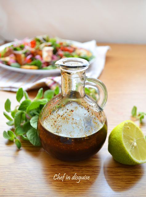 Pomegranate molasses salad dressing -- this is perfect. used white balsamic instead of white wine vinegar, it's sweeter. Pomegranate Salad Dressing, Pomegranate Molasses Dressing, Pomegranate Dressing, East Recipes, Middle Eastern Salads, Molasses Recipes, Fattoush Salad, Halloumi Salad, White Balsamic