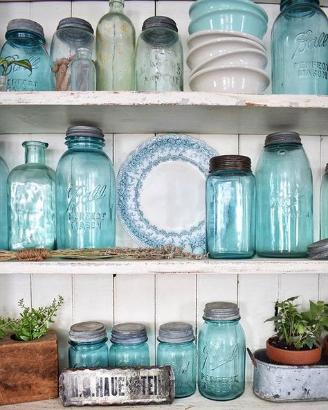 Crushing On: Blue Mason Jars Industrial Decor Kitchen, Mason Jar Kitchen, Jar Display, Ball Jar, Vintage Mason Jars, Blue Mason Jars, Classic Farmhouse, Kitchen Jars, Jar Decor