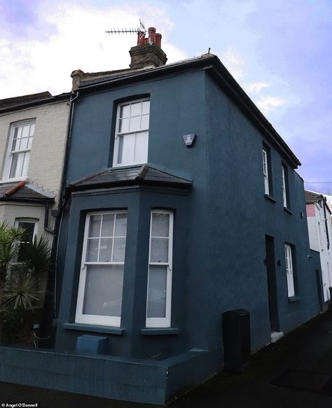 The couple bought the blue two-bedroom home in Brixton, south London, for £490,000 and hav... Tiny Terraced House Interior, London Terrace House Interior, London Homes, Small Terraced House Interior, Small Victorian Terrace Interior, Small Double Bedroom, Small Terraced House, Terraced House Interior, Terrace House Interior