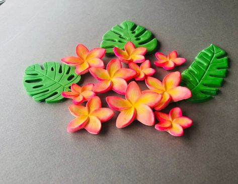 Hibiscus Cake, Decorate Your Own Cake, Cake Flowers, Fondant Toppers, Monstera Leaves, Hawaiian Flowers, Monstera Leaf, Flower Cake, Tropical Flowers