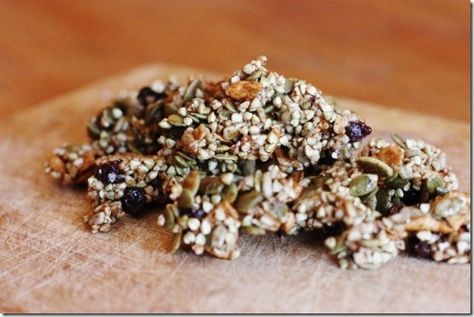 The Only Raw, Vegan Granola Recipe You'll Ever Need Raw Granola Recipe, Vegan Granola Recipe, Buckwheat Granola, Raw Granola, Raw Breakfast, Honey Granola, Vegan Granola, Raw Recipes, Granola Healthy