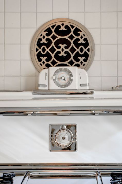 The round vent above the stove, with its decorative grate, is a range hood vent.  An inline fan inside the wall vents to the exterior, and works as well as an overhead vent would. Bathroom Exhaust Fan Ideas, Retro Kitchen Remodel, Stove Vent, Kitchen Fan, Kitchen Ventilation, Wall Exhaust Fan, Kitchen Vent, Wall Vents, Kitchen Exhaust