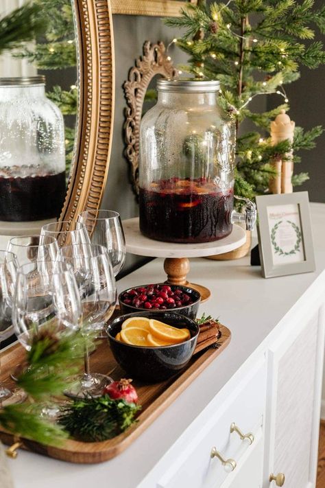 Modern Traditional Christmas, Christmas Sangria Recipes, Sangria Bar, Christmas Sangria, Recipe Printable, Holiday Shoot, Christmas Home Decorations, Holiday Bar, Fancy Dishes