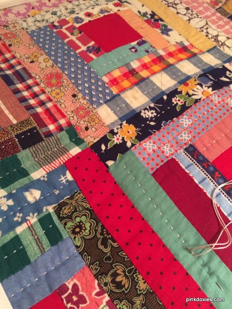 Pink Doxies: Quilting the Vintage Log Cabin Hand Quilted Log Cabin Quilt, Flannel Log Cabin Quilts, Wonky Log Cabin Quilt, Vintage Log Cabin, Hand Quilting Designs, Patchwork Ideas, Crazy Quilt Stitches, Flannel Quilts, String Quilts