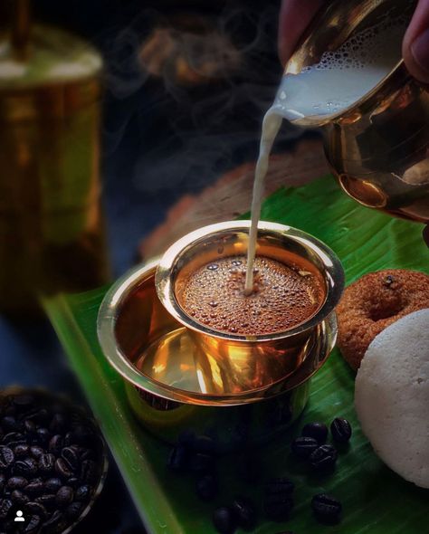 Indian Cafe, Indian Tea, Cardamom Powder, South Indian Food, Waste Management, Coffee Photography, Tea Powder, Random Memes, Tea Art