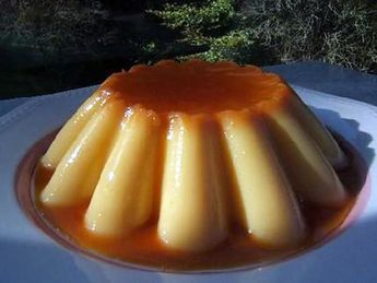 La meilleure recette de Flan aux oeufs! L'essayer, c'est l'adopter! 4.3/5 (13 votes), 28 Commentaires. Ingrédients: Flan aux oeufs Recette pour 6 pers Il faut :, 1 l de lait, 8 oeufs entiers, 200 g de sucre, 1 zeste de citron, 1 bâton de cannelle, 100 g de sucre pour le caramel, , Baked Flan Recipe, French Custard, Flan Dessert, Desserts With Biscuits, Flan Recipe, Chocolate Snacks, Sweets Cake, Fancy Desserts, Apple Crumble