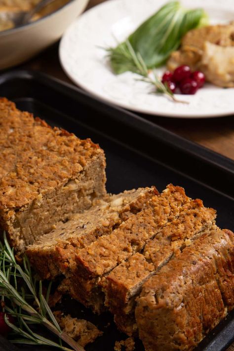 Lentil Loaf - An Easy Vegan Sunday Roast - thinlyspread.co.uk Lentil Loaf Vegan, Lentil Loaf Recipe, Vegan Lentil Loaf, Roasted Nuts Recipe, Veggie Loaf, Vegan Loaf, Vegan Christmas Dinner, Vegan Meatloaf, Lentil Loaf