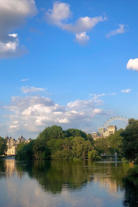 London Regents Park, Moving To London, London Aesthetic Wallpaper, Kingston London, Running London, London In Spring, Regents Park London, England Aesthetic, London Vibes