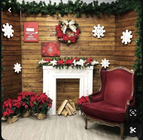 Diy Christmas Photoshoot, Christmas Photo Background, Christmas Party Backdrop, Church Christmas Decorations, Photo Backdrop Christmas, Christmas Stage, Work Christmas Party, Christmas Photo Booth, Christmas Portraits