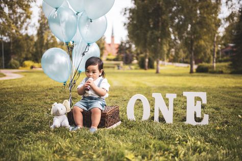 Birthday Shoots, Simple First Birthday, Birthday Portraits, 1st Birthday Pictures, Happy Birthday Lettering, Baby Boy 1st Birthday, Birthday Letters, Family Picture Outfits, Baby Diy